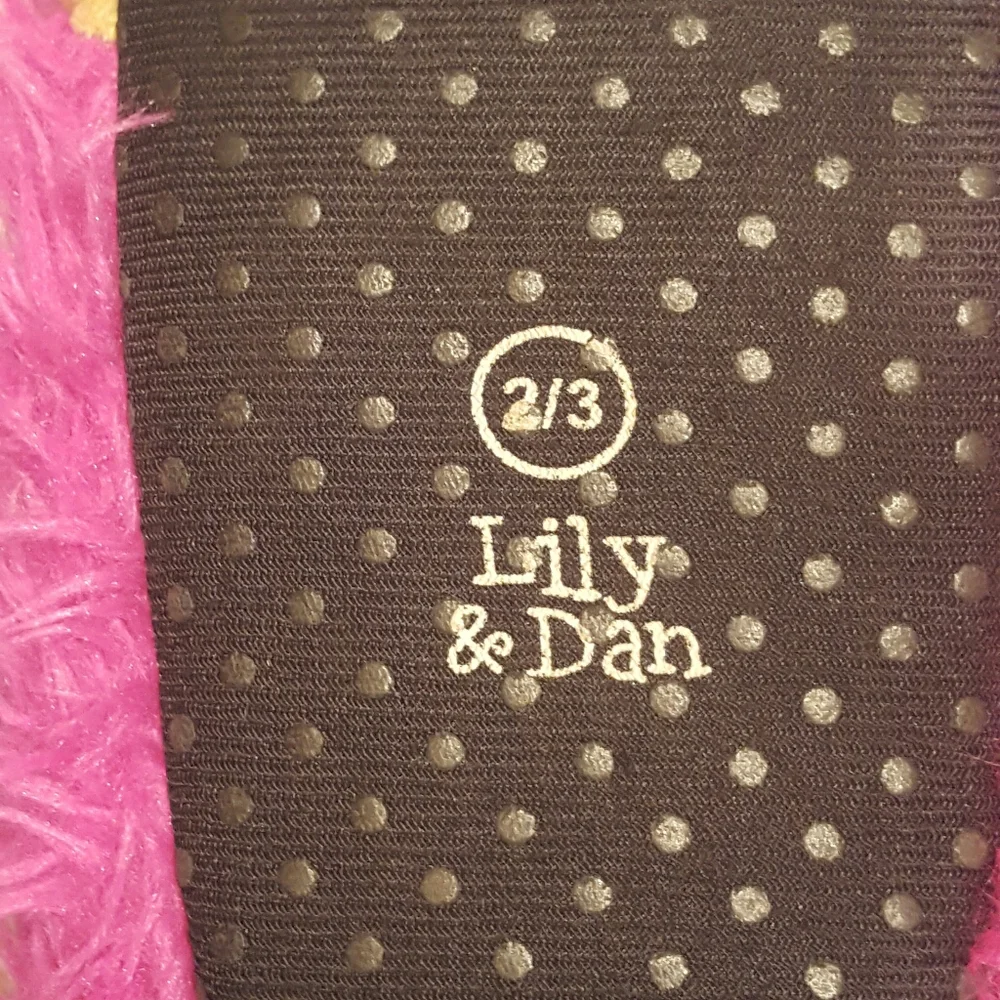 2/3 - LILY & DAN - PINK - FUZZY BIGFOOT SLIPPERS